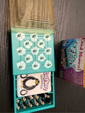 Discovery Toys Cool Moves! Jumping Penguins Strategy Game, Challenge Cards, 4479